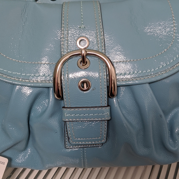 New Coach patent leather purse. Blue with buckle - Picture 3 of 16